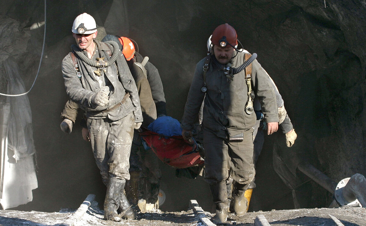Взрыв на шахте "Листвяжная" в Кузбассе - фото 2