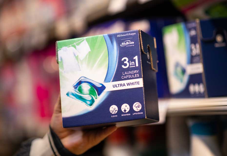Click-to-lock-detergent-box