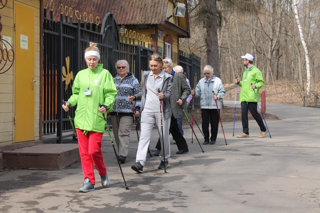 «Скороходы природы»: Мосприрода проведет соревнования среди любителей скандинавской ходьбы - фото 3