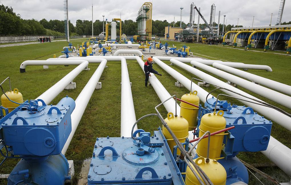 "Газпром" подписал 15-летний контракт с Венгрией на поставку газа - фото 1