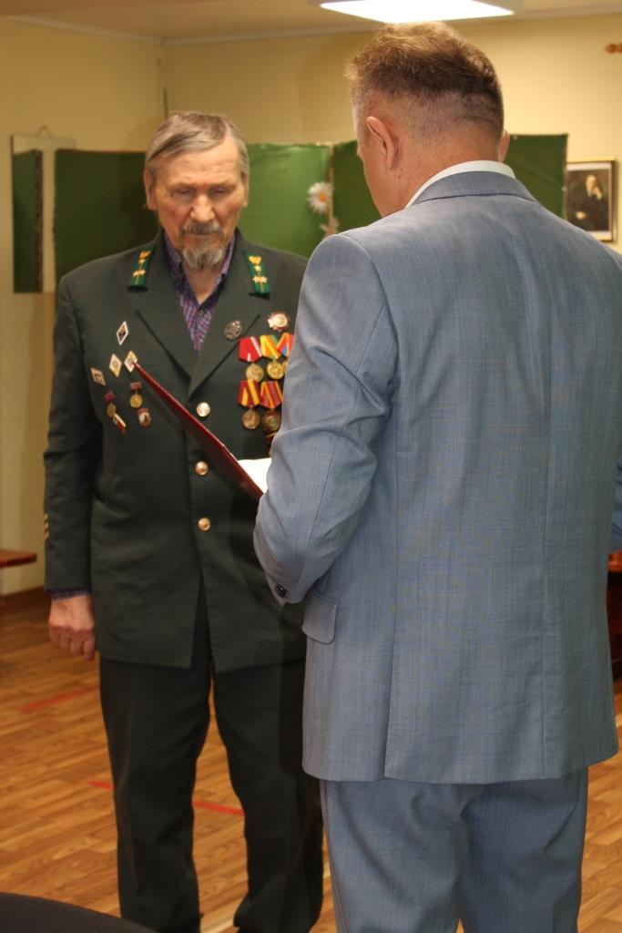 ДПиООС поздравил с 85-летним юбилеем сотрудника Мосприроды   - фото 4