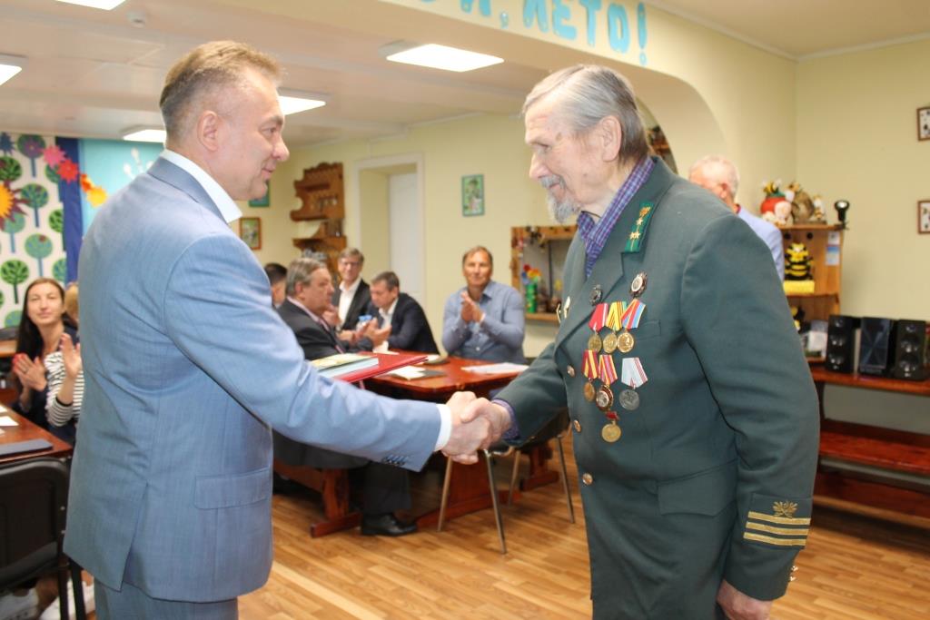 ДПиООС поздравил с 85-летним юбилеем сотрудника Мосприроды   - фото 5