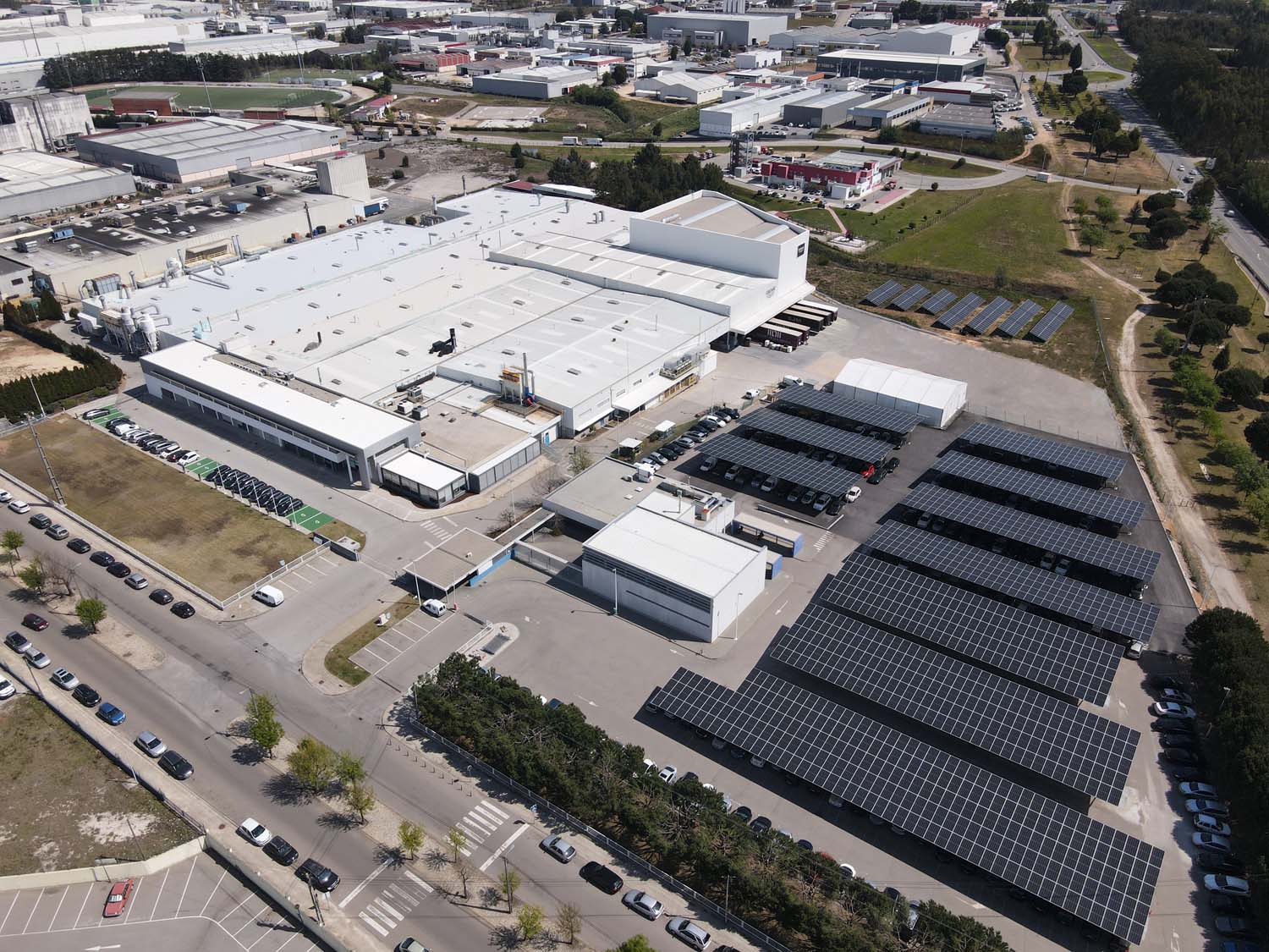 Новая солнечная электростанция LIXIL заработала на заводе GROHE в Португалии  - фото 2