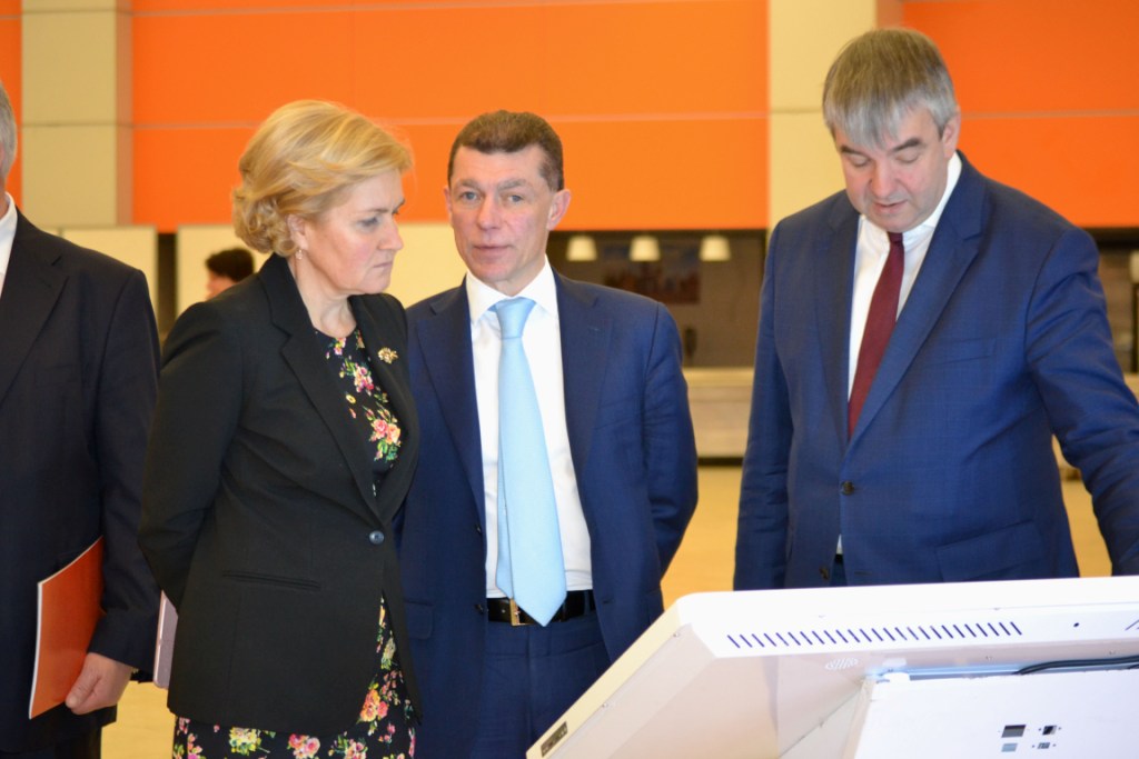 Председатель Правительства РФ Д.А. Медведев посетил выставку «БиОТ –2017» - фото 3