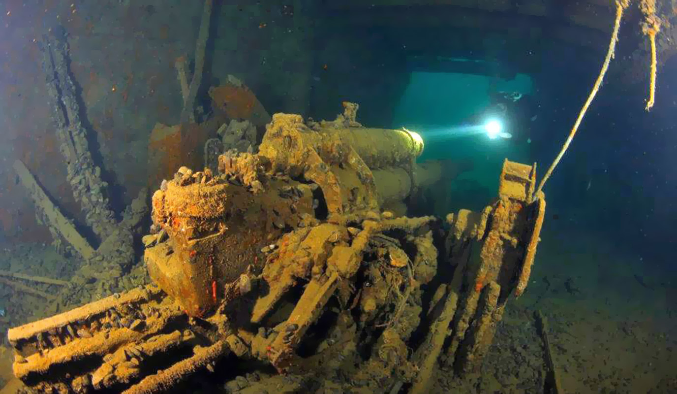 Подводное кладбище кораблей на Волге требует срочной утилизации. - фото 5