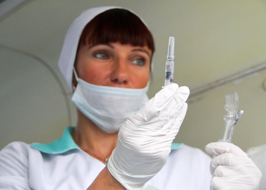 О готовности первой российской вакцины от COVID-19 заявили в Минобороны - фото 1