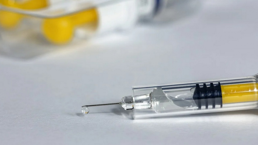 Роспотребнадзор определил очерёдность вакцинации россиян от нового коронавируса - фото 1