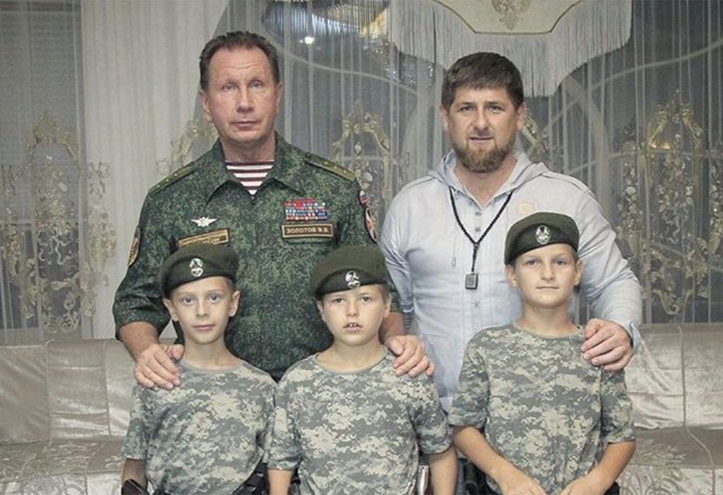 "На ринг, на татами" ..тушкой-чучелом - принимаем ставки на поединок Алексей Навальный - Виктор Золотов - фото 1