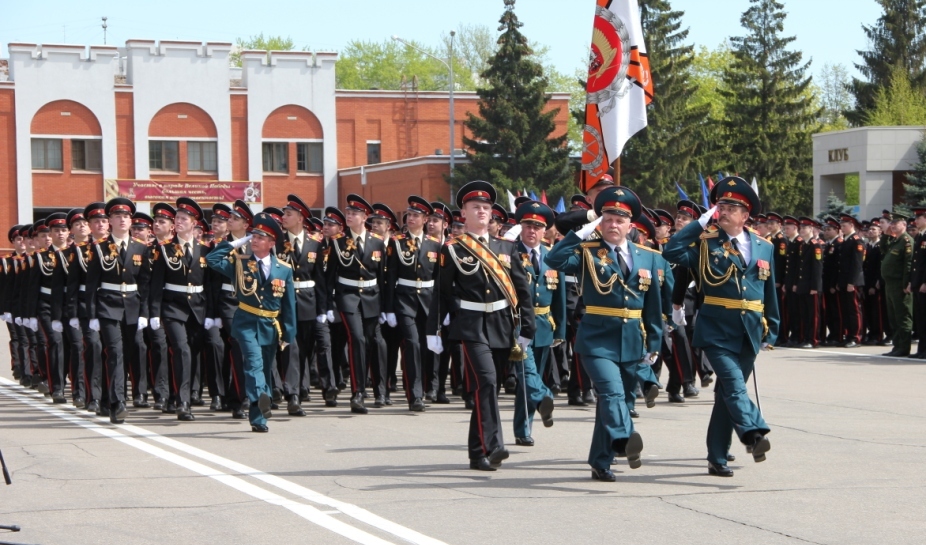 Нахимовцы на параде в москве