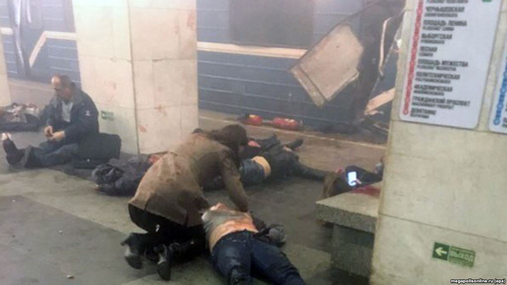 Год со дня теракта в метро Петербурга - фото 3