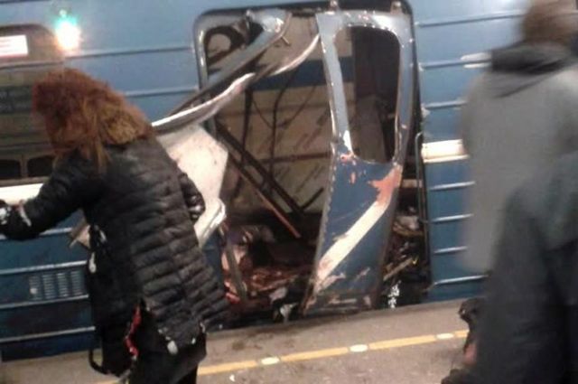Год со дня теракта в метро Петербурга - фото 2