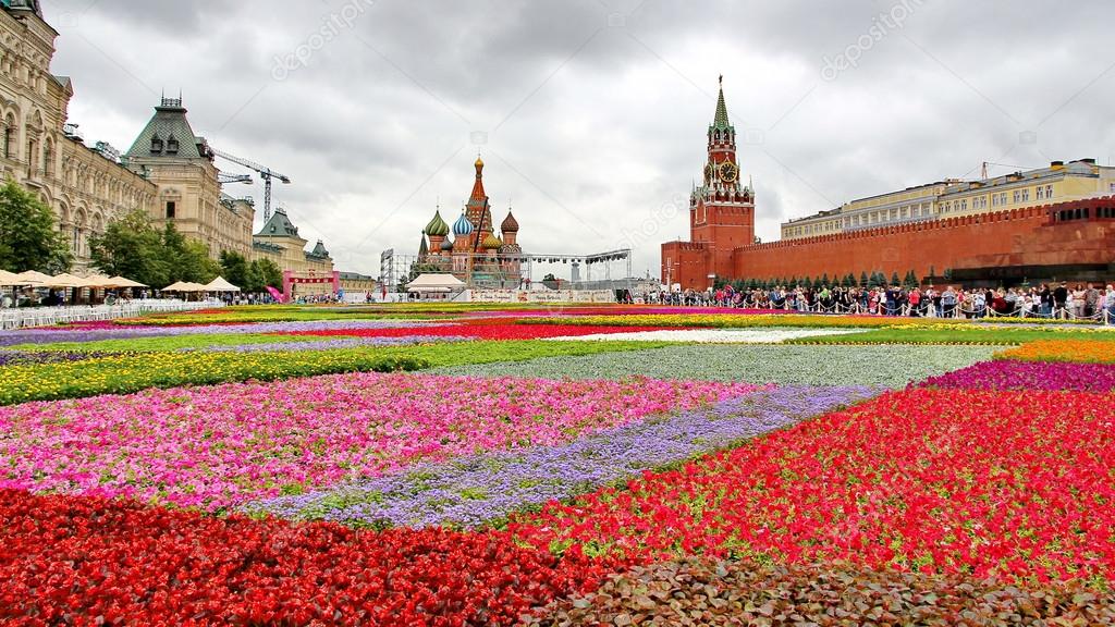 depositphotos 31912739-stock-photo-flower-festival-in-red-square