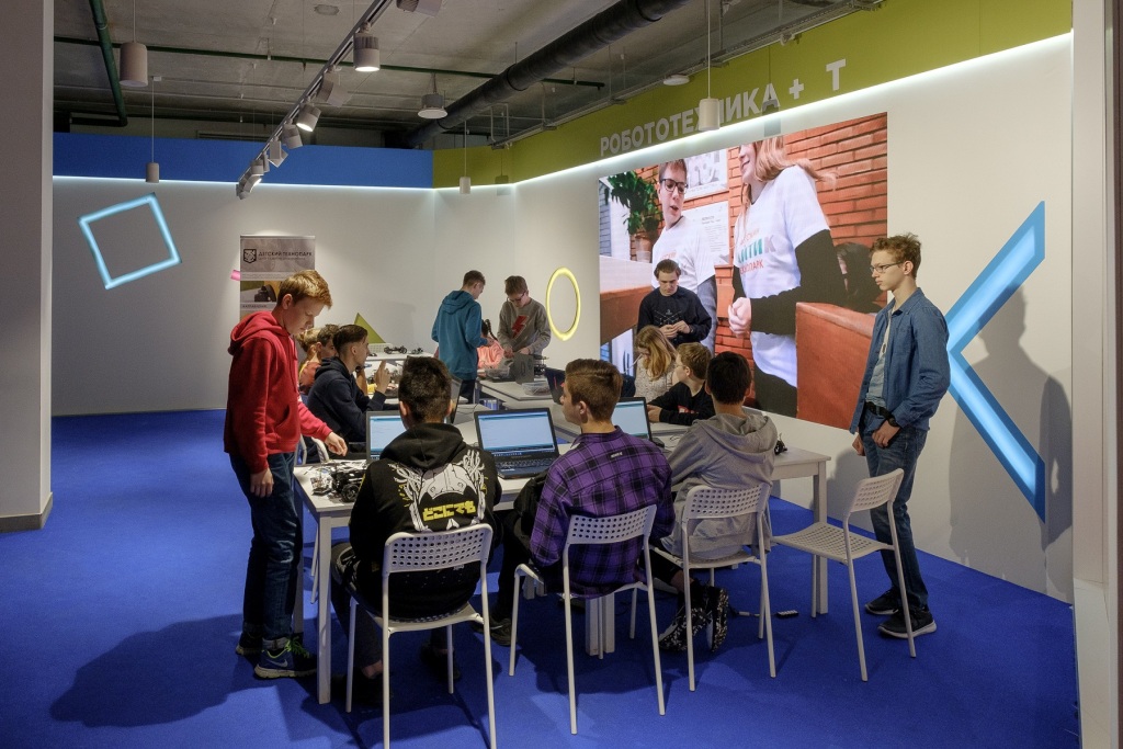 Более 12 000 москвичей приобщились к научно-техническому творчеству на Фестивале детских технопарков - фото 1