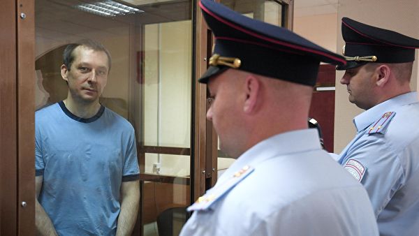 Дмитрия Захарченко приговорили к 13 годам колонии - фото 1