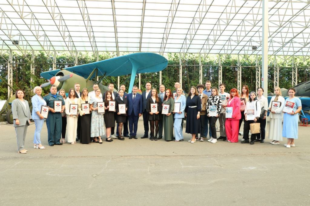 «Единая Россия» наградила победителей Международной исторической акции «Диктант Победы — 2024» - фото 3