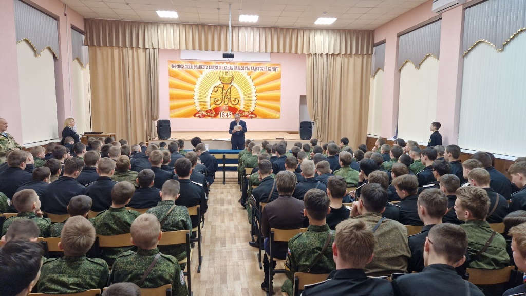 Старший лейтенант Максим Иванников - фото 1