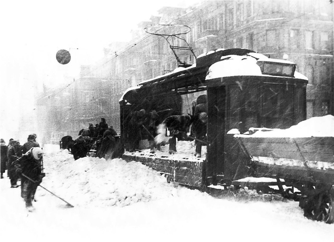 Блокадный трамвай фото
