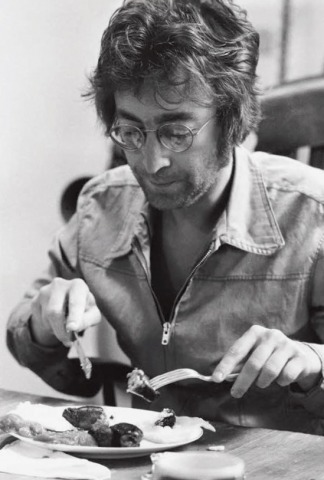 Йоко Оно откликнулась на 50-летие популярной песни и одного из лучших сольных альбомов Джона Леннона — Imagine - фото 2