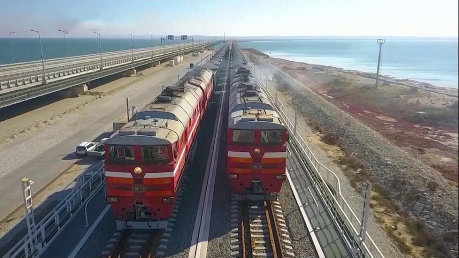 Поезд Таврия Крымский мост