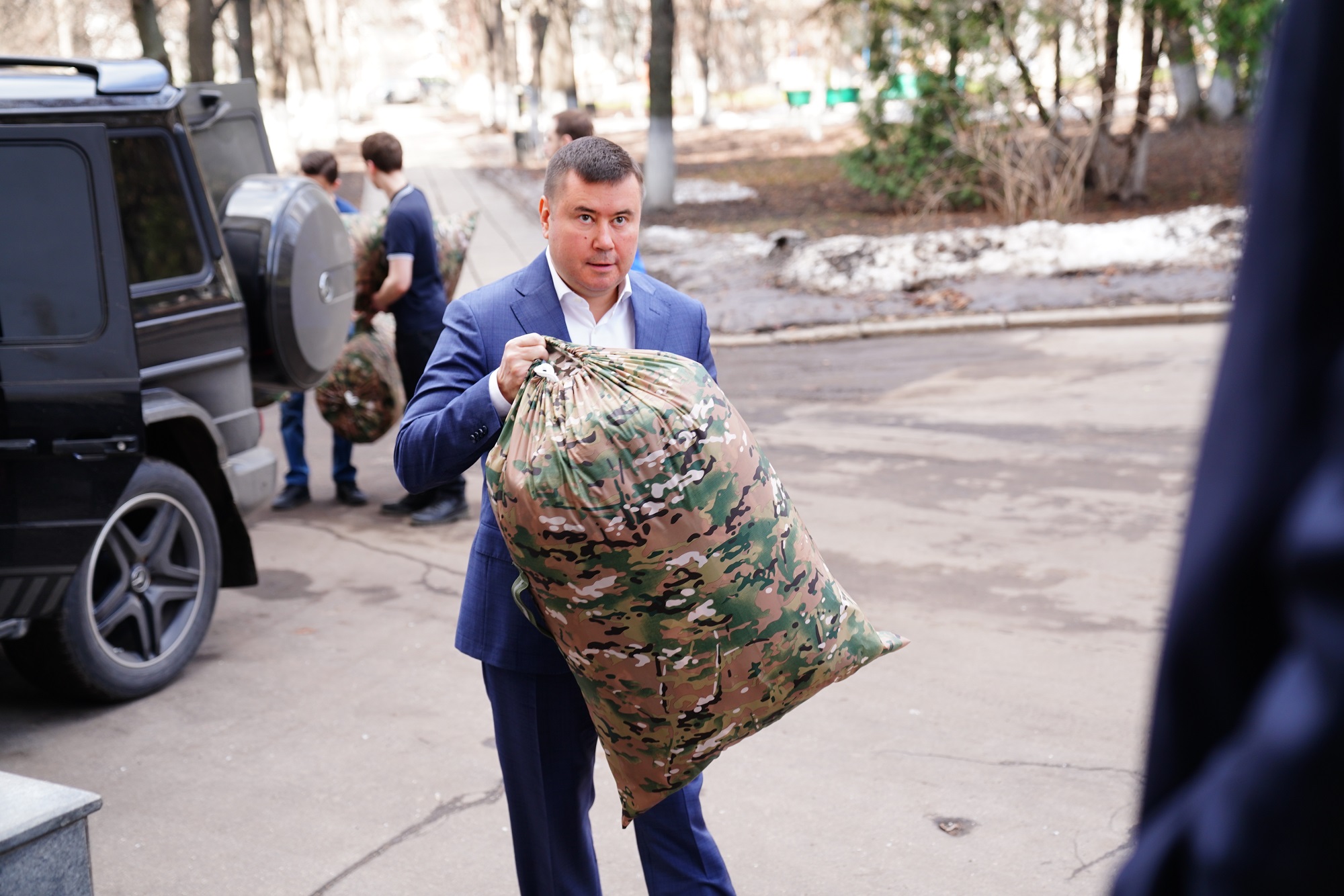 Петр Толстой навестил участников СВО в госпитале им. Н.Н. Бурденко - фото 5