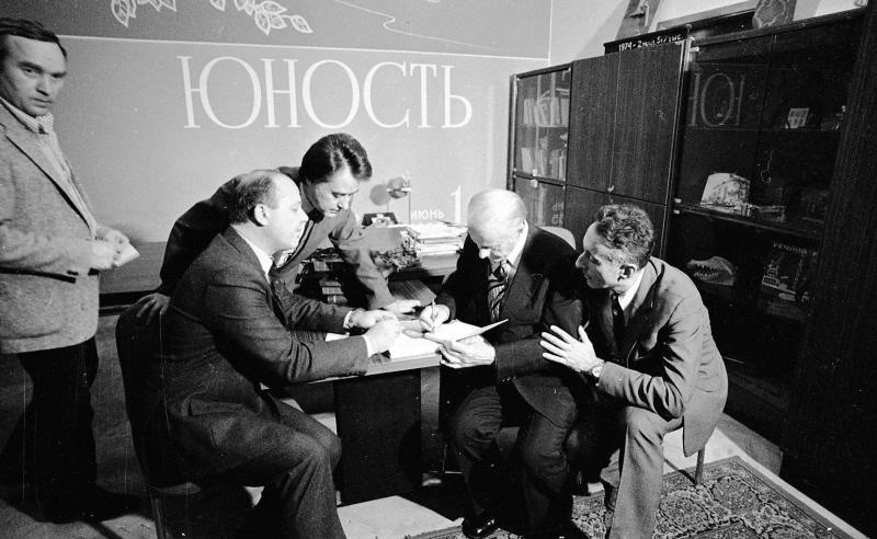 На 90-м году жизни скончался Андрей Дмитриевич Дементьев - фото 4
