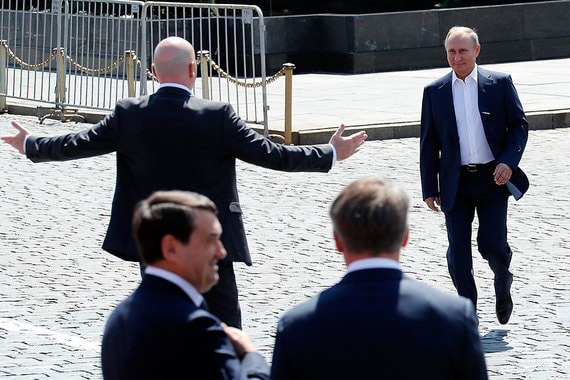 Путин и Инфантино сыграли в футбол на Красной площади - фото 3