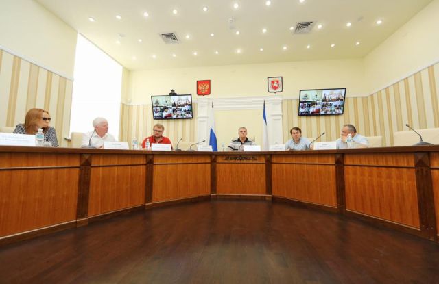 Чибис: страшилки про горы мусора на пляже в Крыму — во многом преувеличение - фото 2