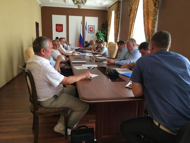 Чибис: страшилки про горы мусора на пляже в Крыму — во многом преувеличение - фото 4