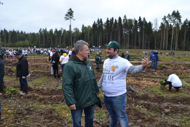 Губернатор Московской области Андрей Воробьев пригласил журнал "ЭкоГрад" на акцию «Наш лес. Посади свое дерево». Мы приехали, и вот что из этого получилось - фото 10