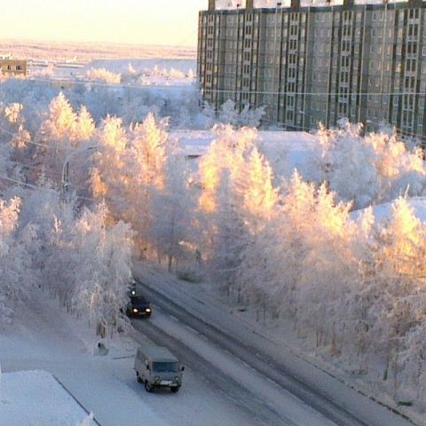 Погода мирном сейчас. Город Мирный Якутия. Мирный Якутия зима. Мирный Саха лето. Парк Мирный Якутия.