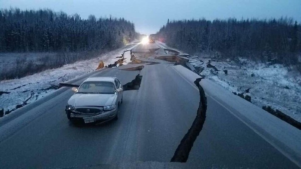 Мощное землетрясение произошло на Аляске. Введен режим ЧП (фото, видео) - фото 1