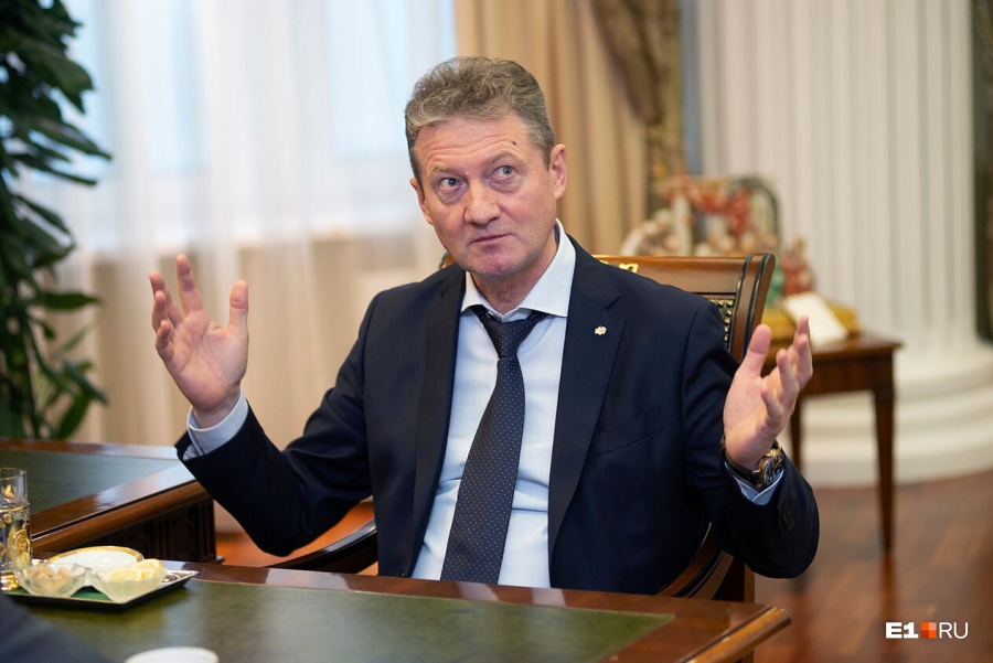 ЭКОБАТТЛ: Гендиректор УГМК Андрей Козицын наконец-то приехал посмотреть на задыхающихся жителей Сибая и медно-колчеданный карьер, который горит третий месяц - фото 2