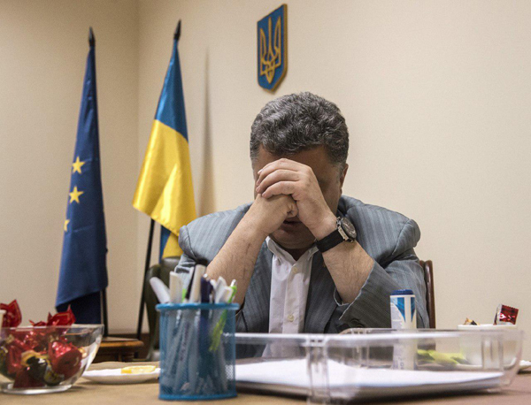 "Черная метка для Порошенко и Луценко", - оценка соцсетей заявления посла Мари Йованович - фото 1