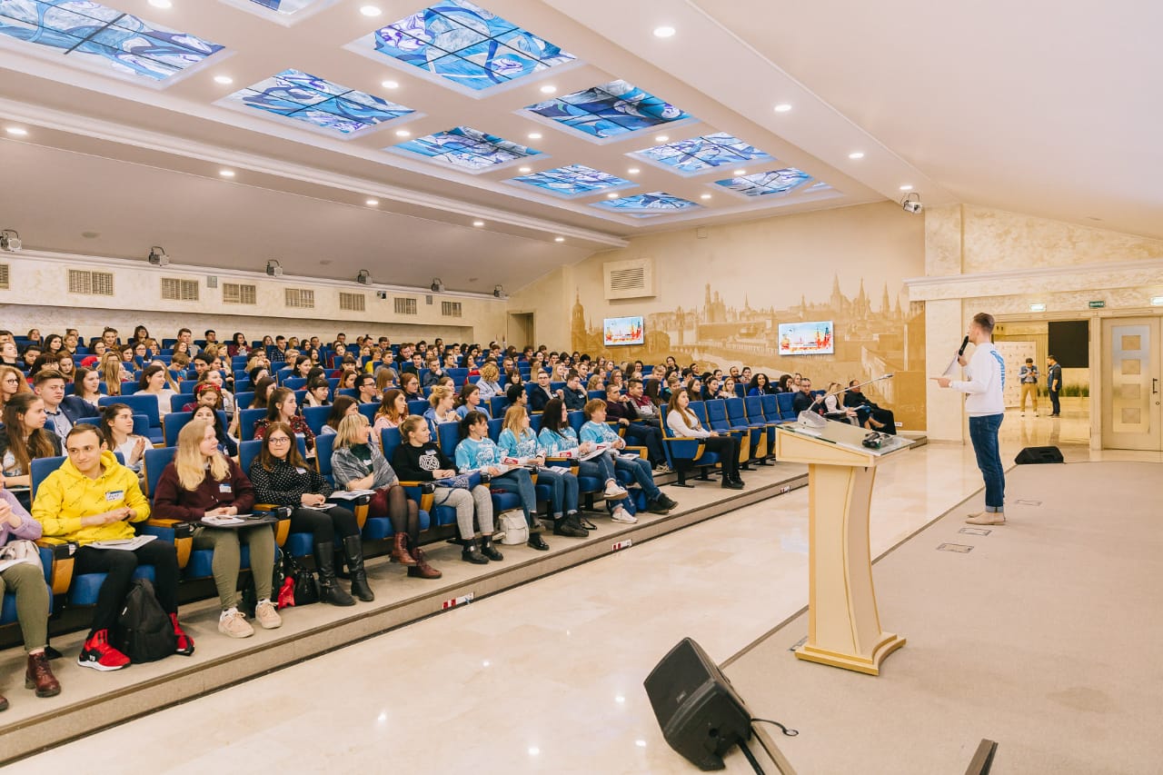 Волонтеры Победы провели первое обучение добровольцев для сопровождения Бессмертного полка в Москве - фото 1