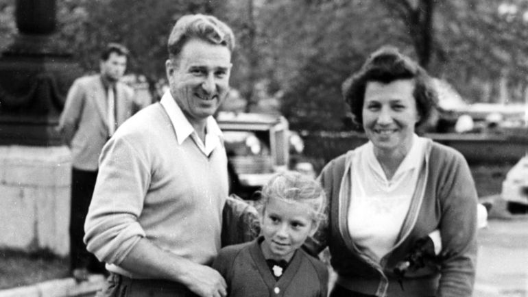 10 декабря 100-летие со дня рождения "отца русского хоккея" Анатолия Владимировича Тарасова - фото 3