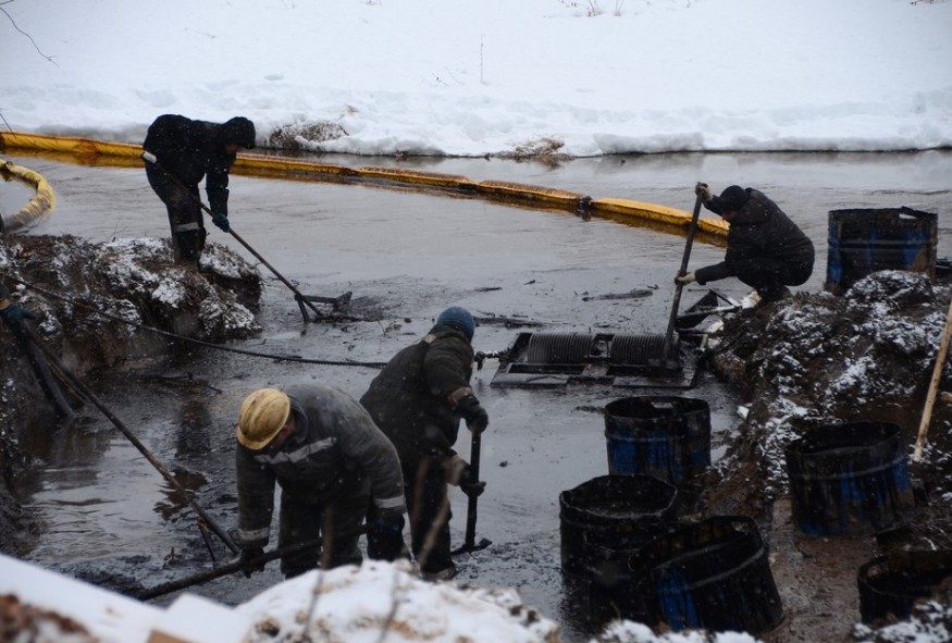 ЭКОБАТТЛ: В Республике Коми произошел массовый разлив нефти - фото 1