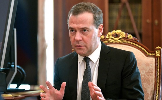 Дмитрий Медведев предложил коллегам по партии обсудить идею введения в стране гарантированного дохода граждан - фото 1