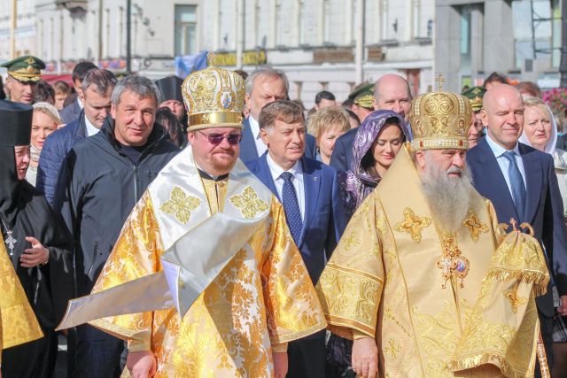Праздничный Крестный ход в честь перенесения мощей Александра Невского - фото 4