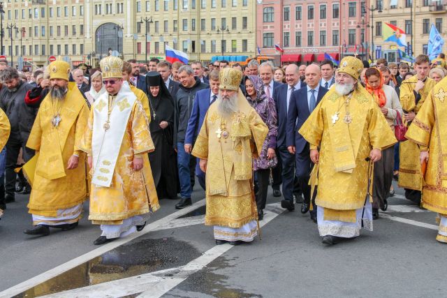Праздничный Крестный ход в честь перенесения мощей Александра Невского - фото 7