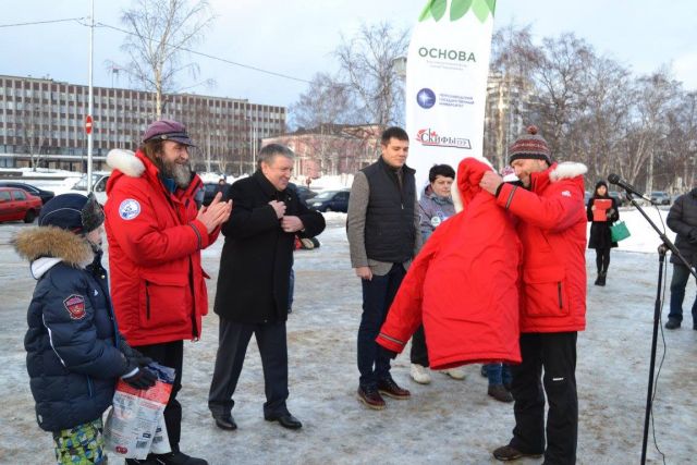 Презентация старта "Онежского Поморья" в Петрозаводске. Улыбаемся и машем...  - фото 9