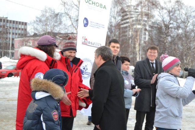 Презентация старта "Онежского Поморья" в Петрозаводске. Улыбаемся и машем...  - фото 8