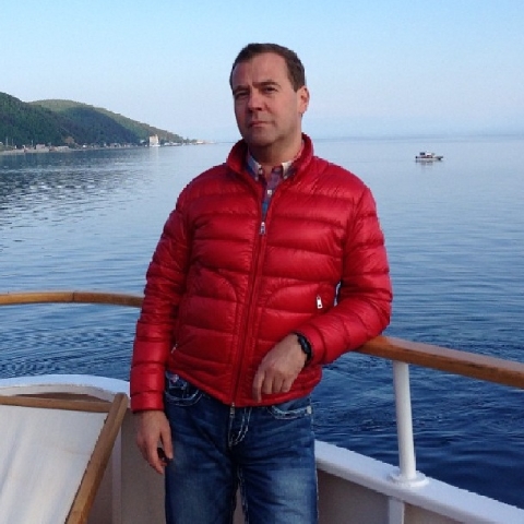 Дмитрий Медведев опубликовал фото Байкала  - фото 1