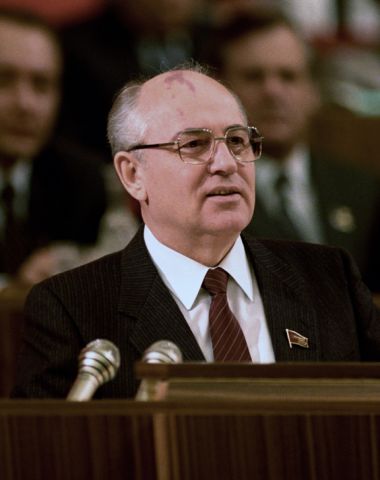 RIAN archive 850809 General Secretary of the CPSU CC M. Gorbachev crop