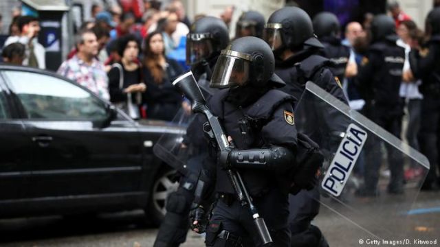 Пользователи соцсетей сравнивают происходящее в Каталонии с возвращением режима Франко - фото 1