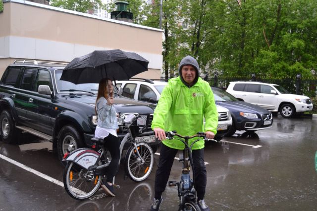 Веломобили нужны для того, чтобы велосипедиста защитить от дождя - фото 1
