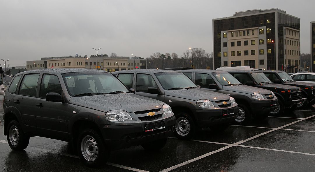 Парк автомобилей для патрулирования лесов Подмосковья пополнился еще пятью «Нивами» - фото 1