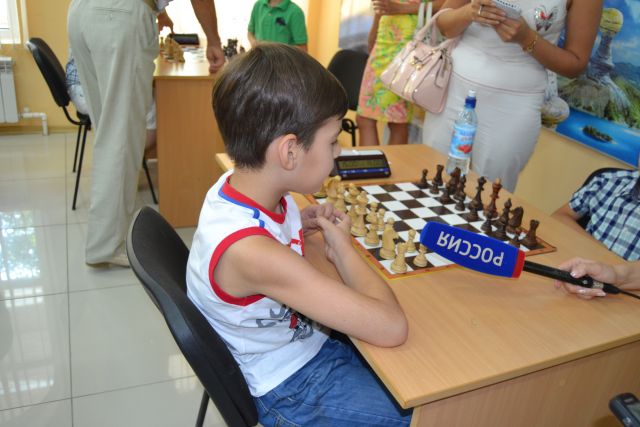 Аркадий Дворкович ищет кадры среди шахматистов  - фото 55