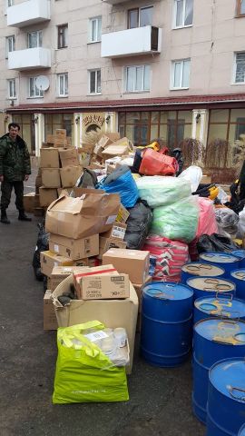 Луганск встречает "гуманитарку" от тех, кто за жизнь - "безумству храбрых поем мы песню"  - фото 7