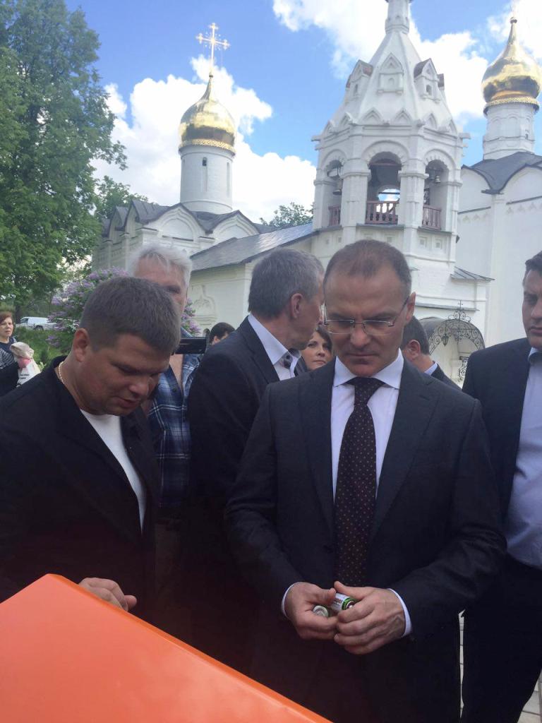  В Свято-Троицкой Сергиевой Лавре при поддержке Минэкологии установлен первый экобокс для сбора опасных отходов - фото 9