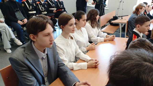 2090 учителя. Школа имени Паперника 2090. Школа 2090 учителя. Директор школы 2090. Кадеты школы 2090.